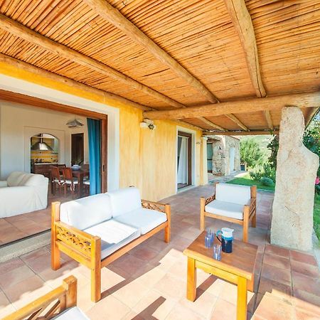 Villa Graniti Сан Панталео Екстериор снимка